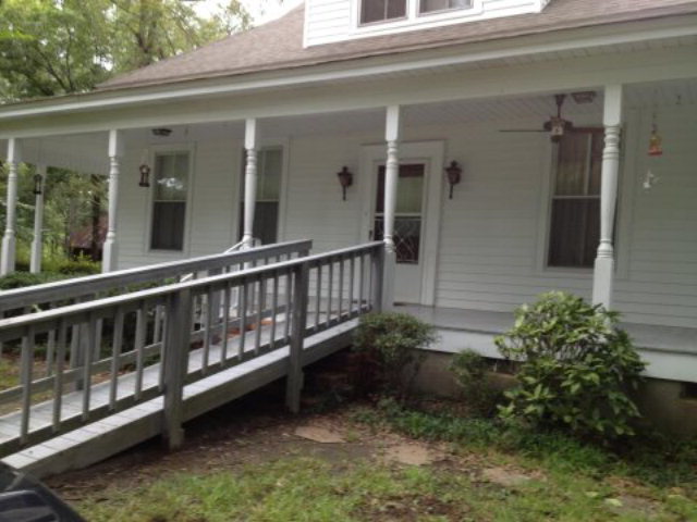 196 Glosson Road Gray, GA 31032 - Photo 4 of 40 a view of a balcony with a garden