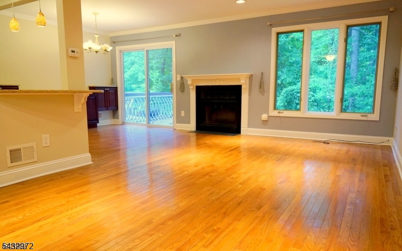 61 Patriots Road Morris Plains, NJ 07950 - Photo 3 of 15