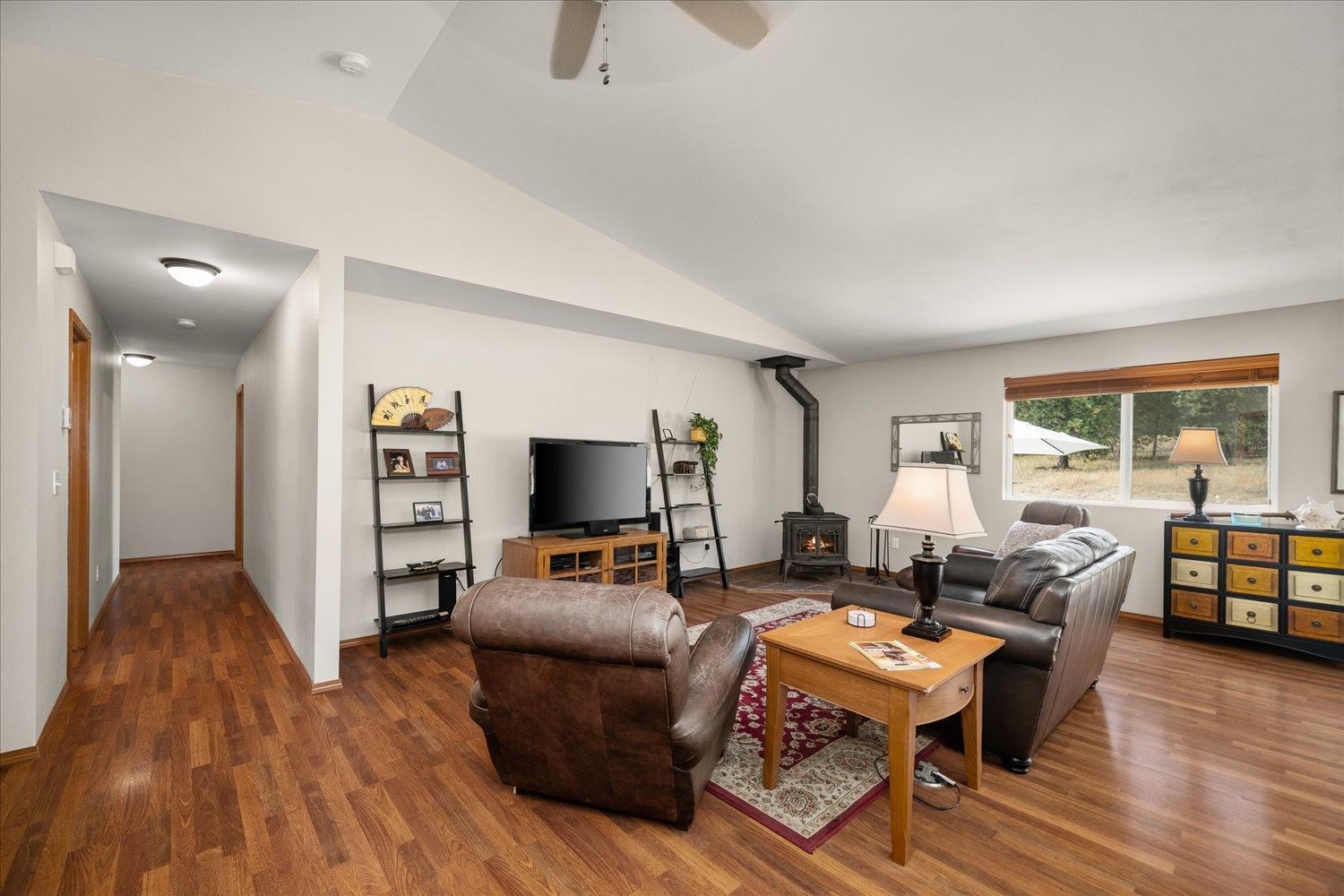 4600 Bellstar Road Clayton, WA 99110 - Photo 8 of 45