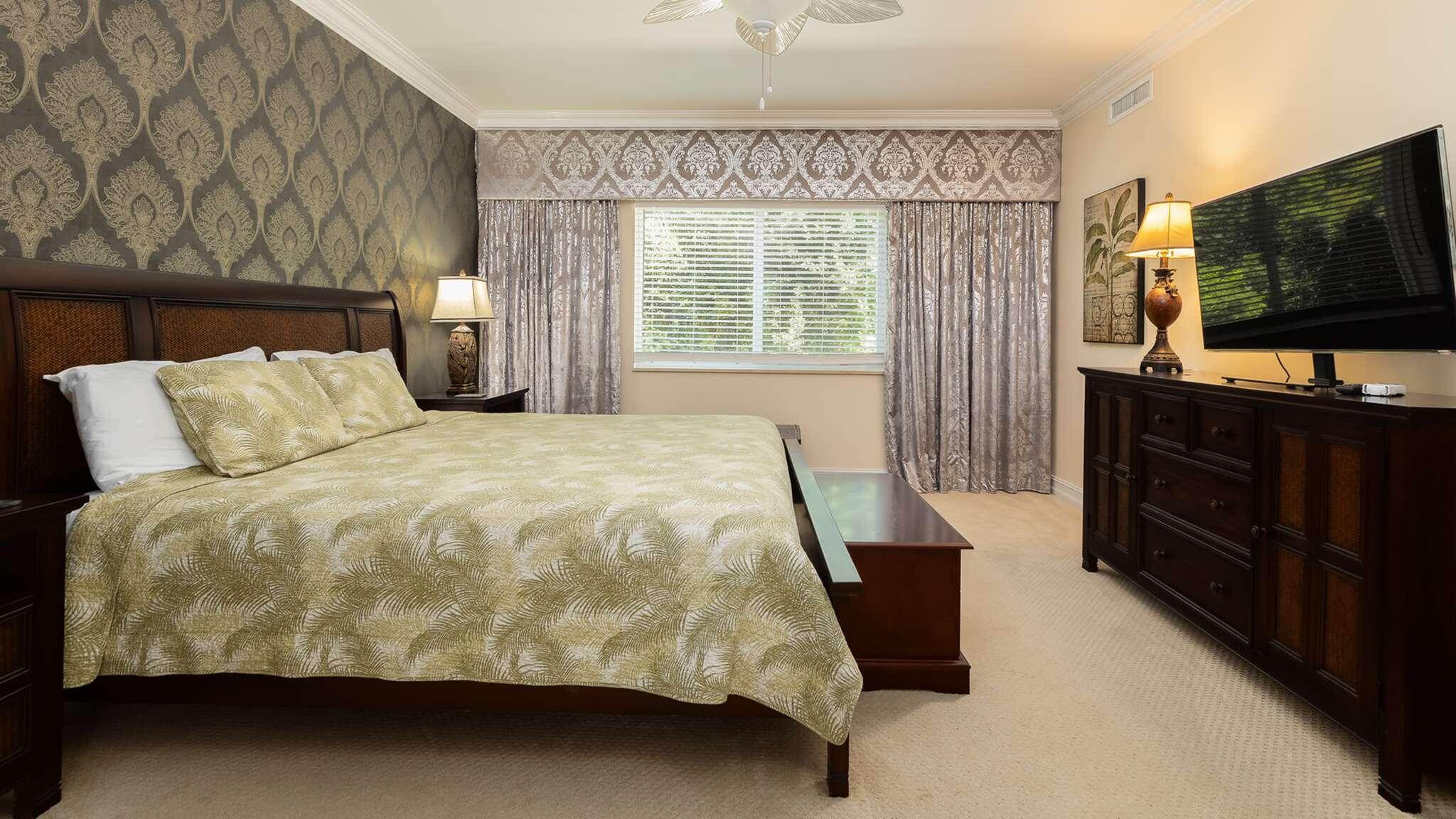 97501 Overseas Highway, Unit 809 Key Largo, FL 33037 - Photo 21 of 41 Large, luxurious suite