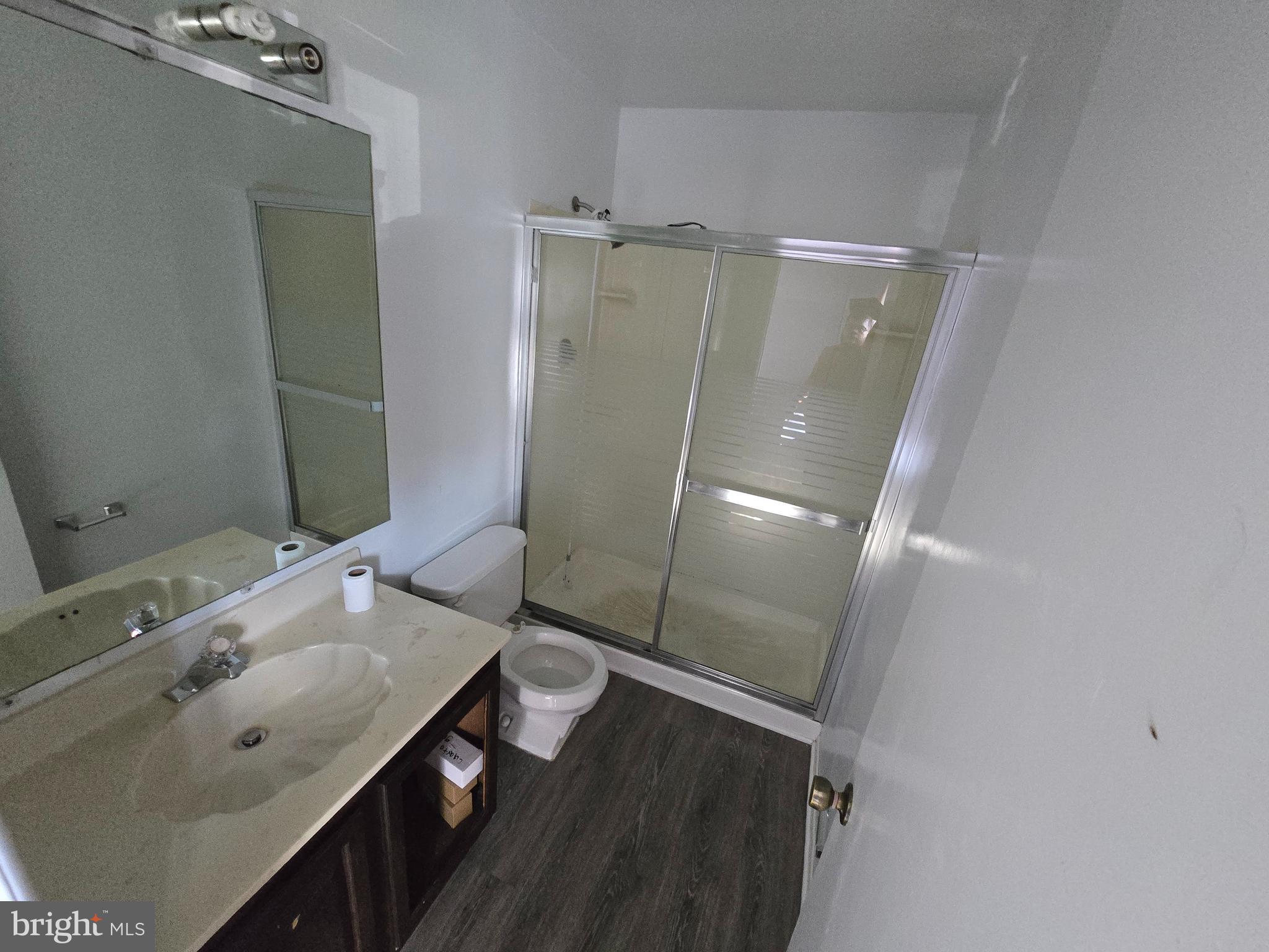 9156 Centerway Road Montgomery Village, MD 20879 - Photo 9 of 23 Upper Level Full Bathroom