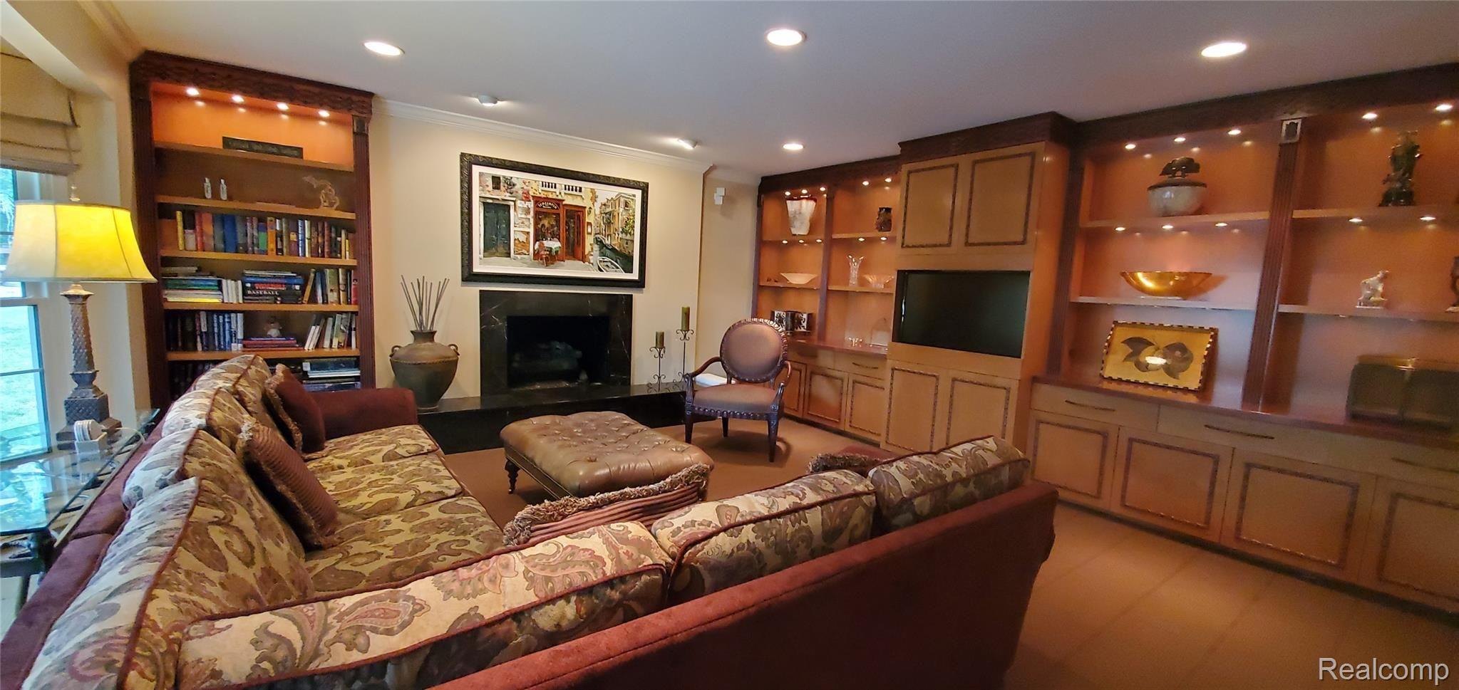 5318 Watergate Road West Bloomfield, MI 48323 - Photo 6 of 19 Watergate FR.jpg