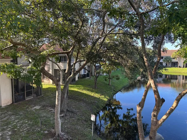 $1,950 | 3258 Coral Lake Lane, Unit 3258, Coral Springs, FL 33065