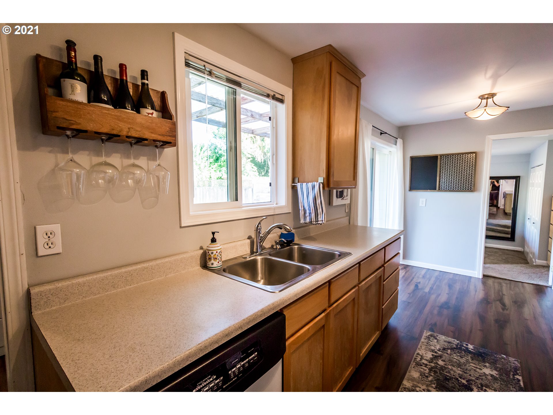 767 Water Street Springfield, OR 97477 - Photo 4 of 32