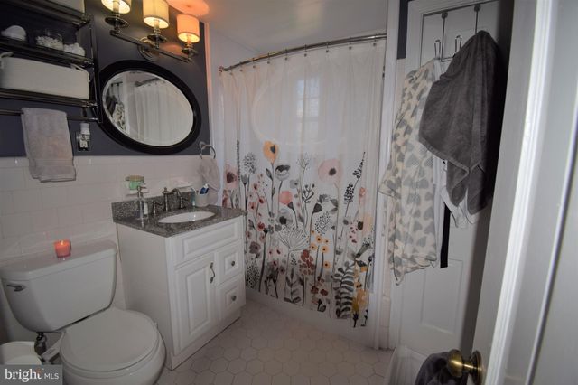 $265,000 | 1808 West Abingdon Drive, Unit 202, Alexandria, VA 22314