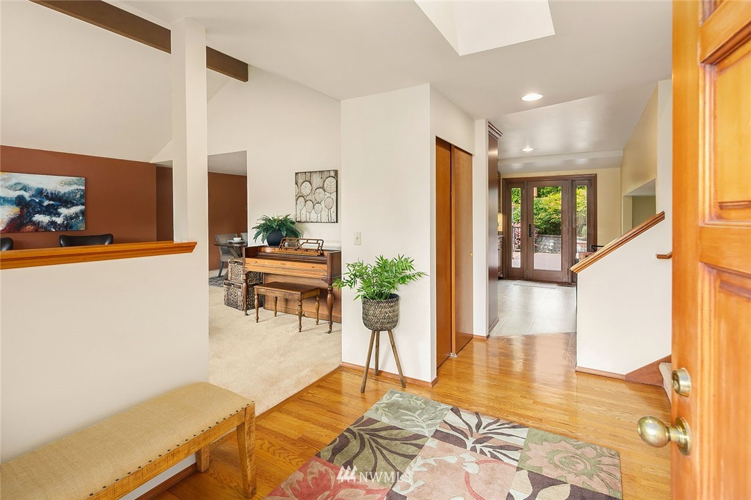 4812 Northeast 21st Street Renton, WA 98059 - Photo 3 of 29 Gallery Image 3