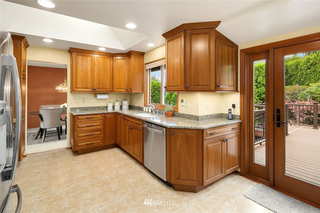 4812 Northeast 21st Street Renton, WA 98059 - Photo 8 of 29 Gallery Image 8