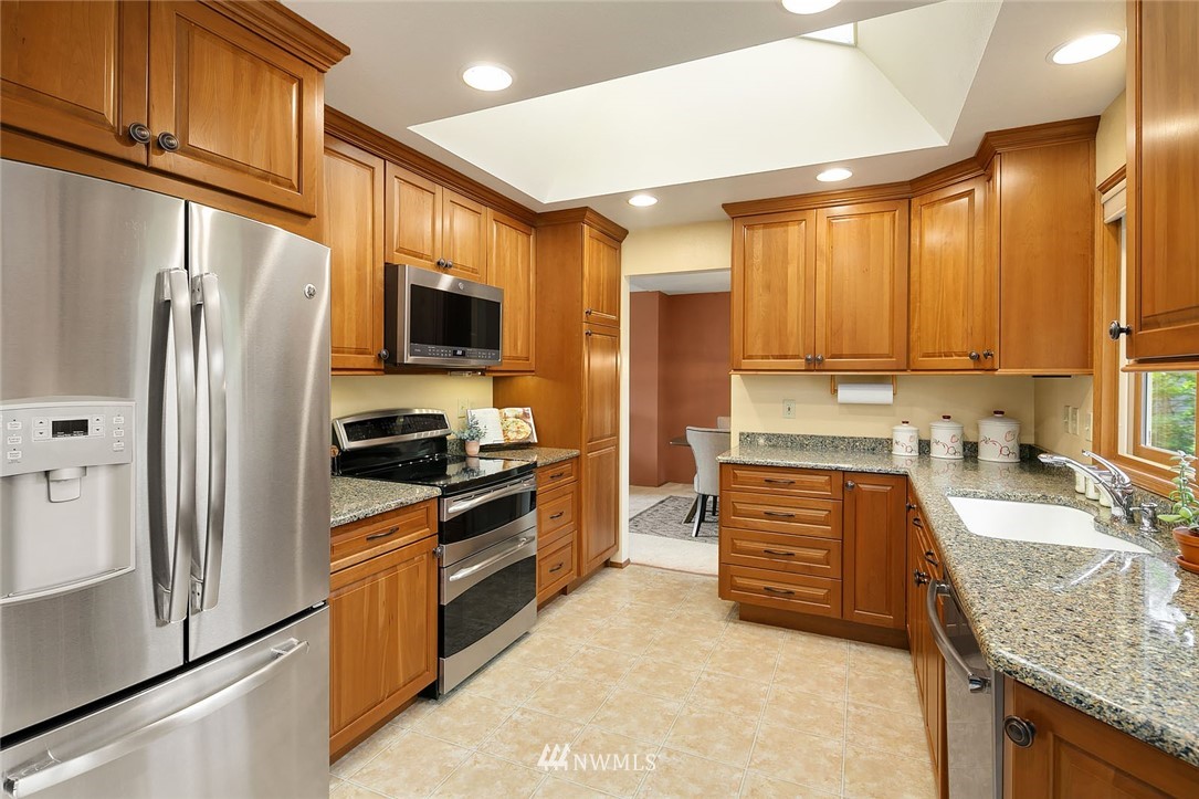 4812 Northeast 21st Street Renton, WA 98059 - Photo 9 of 29 Gallery Image 9