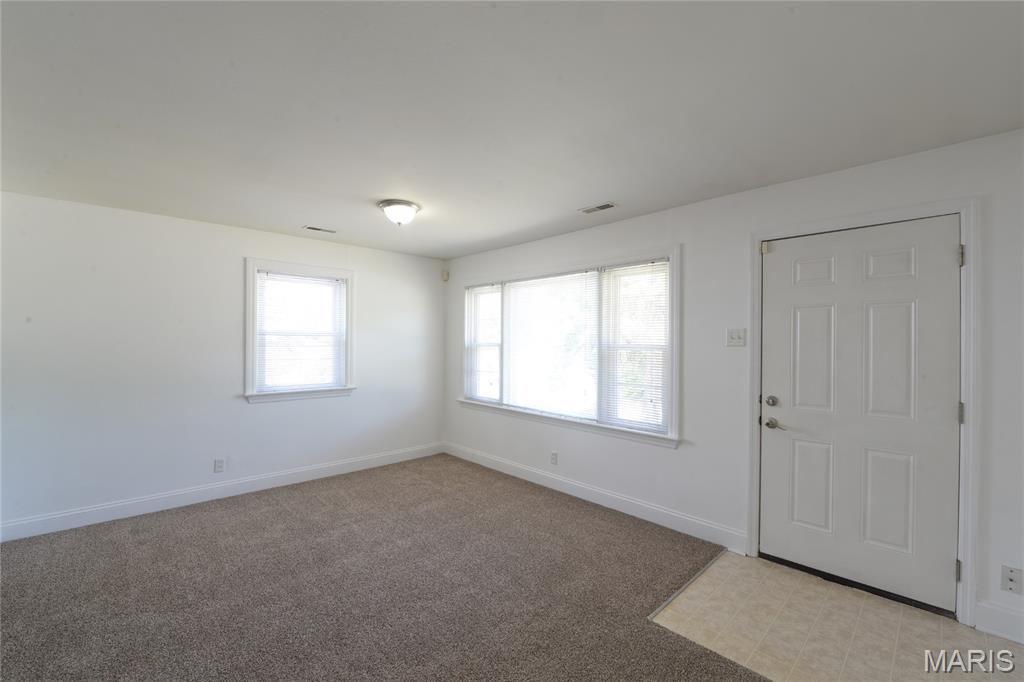 10238 Breckenridge Road St. Ann, MO 63074 - Photo 8 of 30 Gallery Image 8