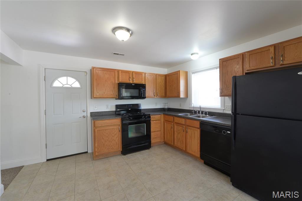 10238 Breckenridge Road St. Ann, MO 63074 - Photo 9 of 30 Gallery Image 9