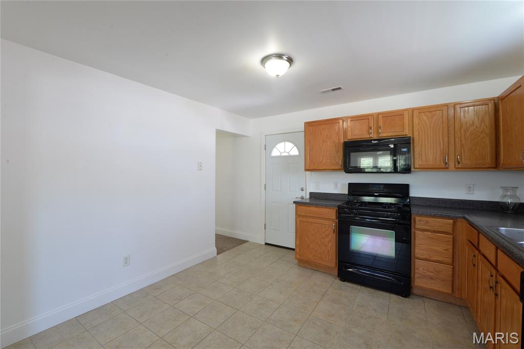 10238 Breckenridge Road St. Ann, MO 63074 - Photo 10 of 30 Gallery Image 10