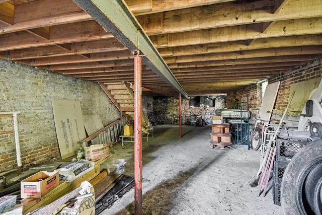 $199,999 | 420 West 65th Place, Chicago, IL 60621