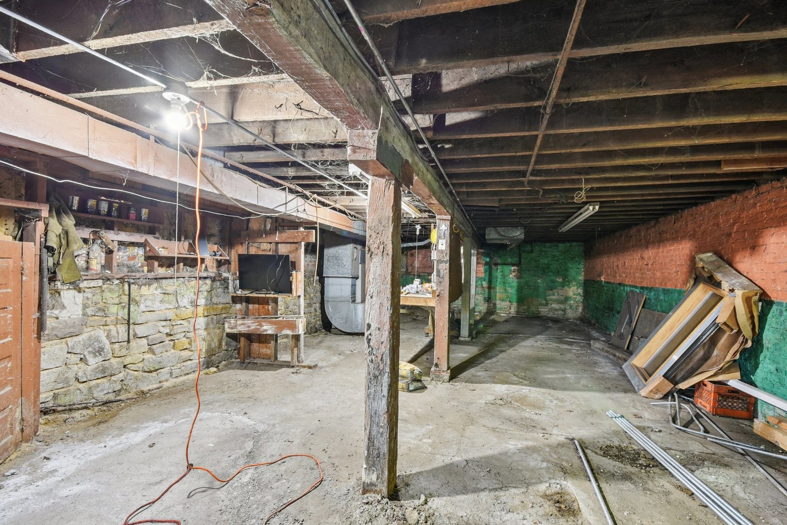 420 West 65th Place Chicago, IL 60621 - Photo 43 of 45 a view of storage and utility room