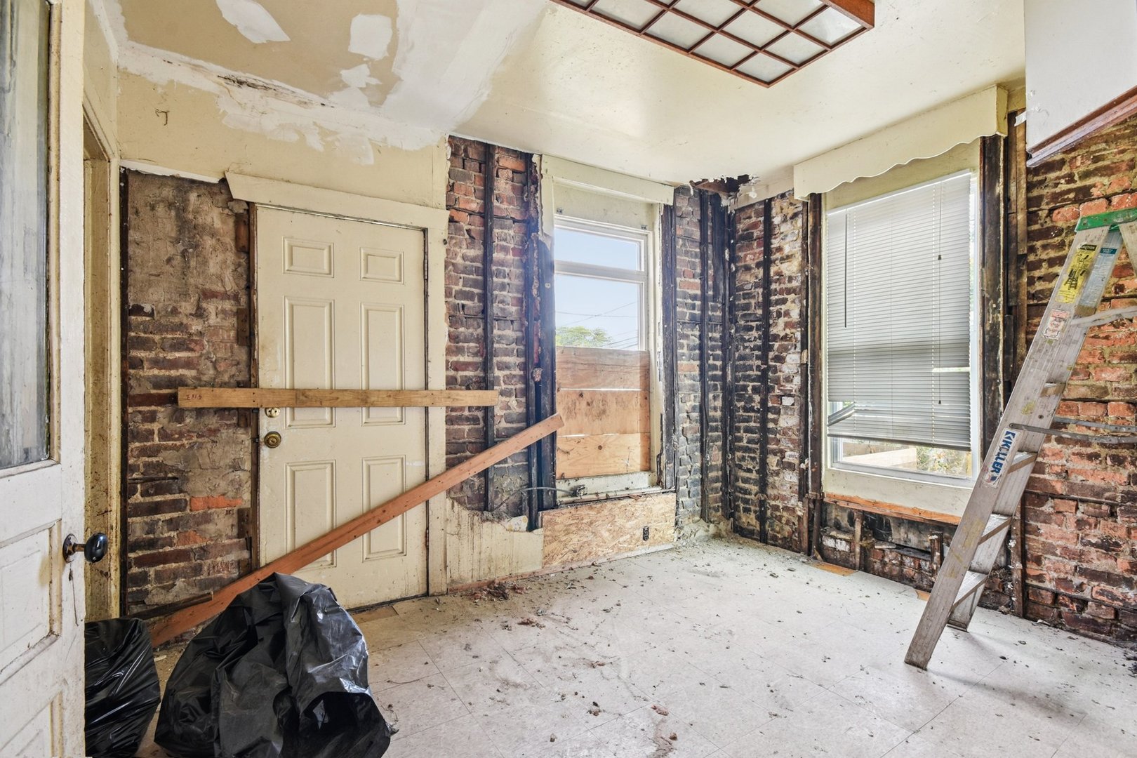 420 West 65th Place Chicago, IL 60621 - Photo 44 of 45 a view of entryway with stairs