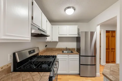 $174,900 | 4820 Park Commons Drive, Unit 235, St. Louis Park, MN 55416