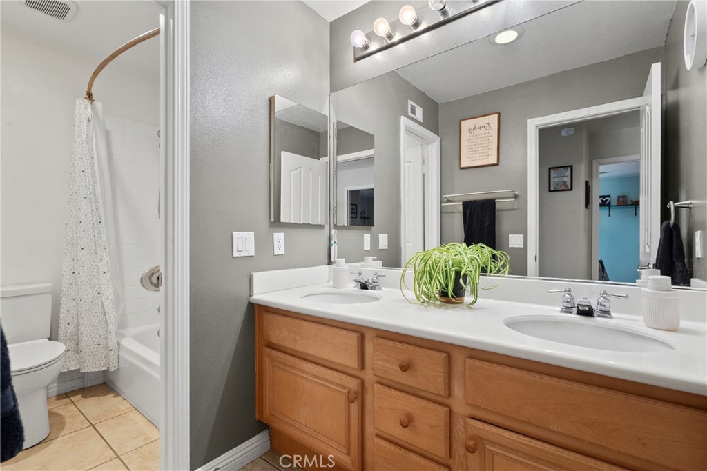 82 Springfield Mission Viejo, CA 92692 - Photo 35 of 68 Upstairs Full Bathroom 3