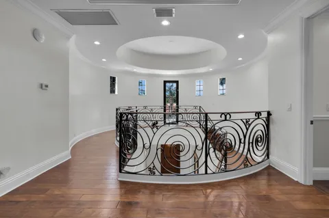 a view of a livingroom with washer and dryer
