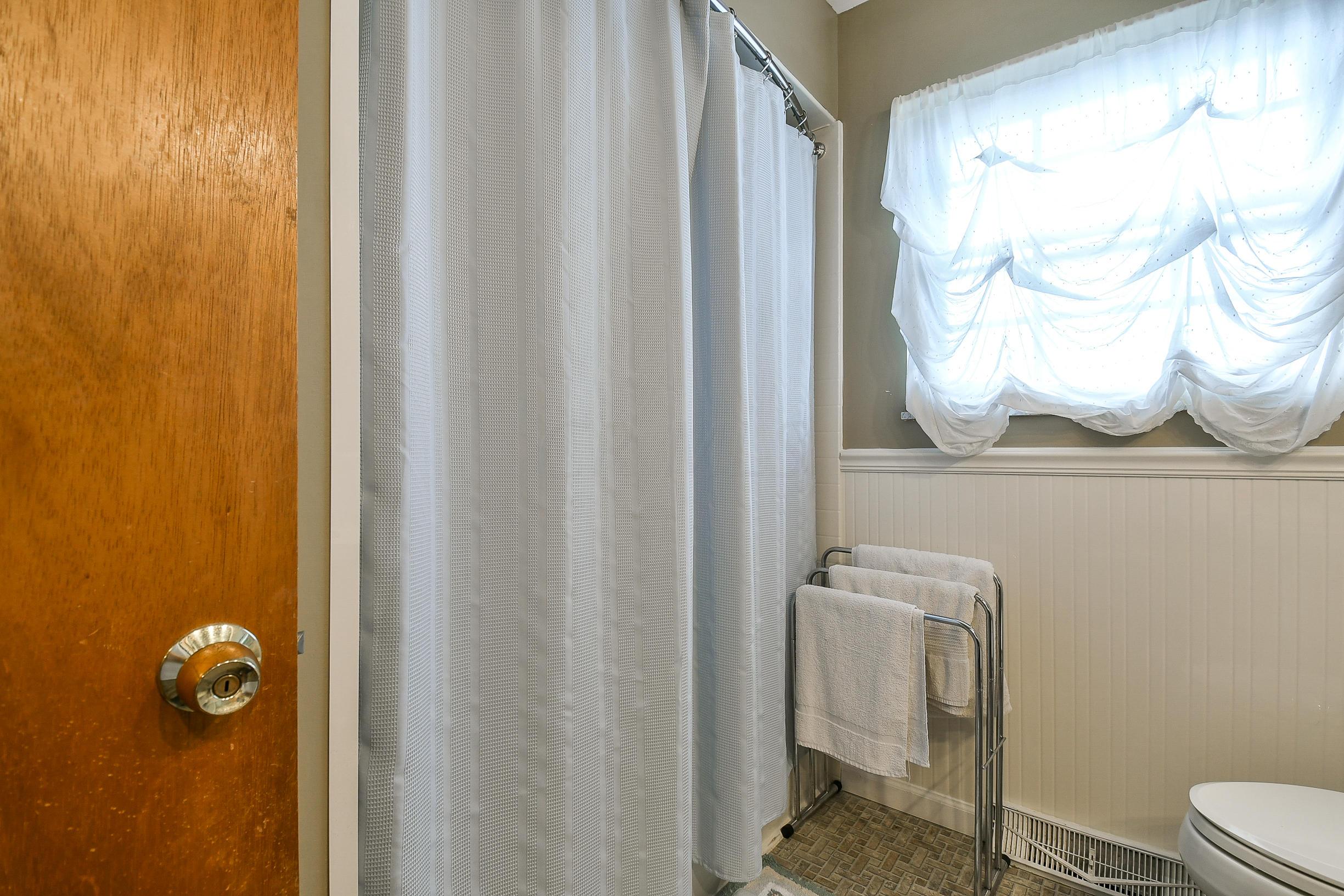 1434 Yorktown Road Columbus, OH 43232 - Photo 21 of 28 Gallery Image 21