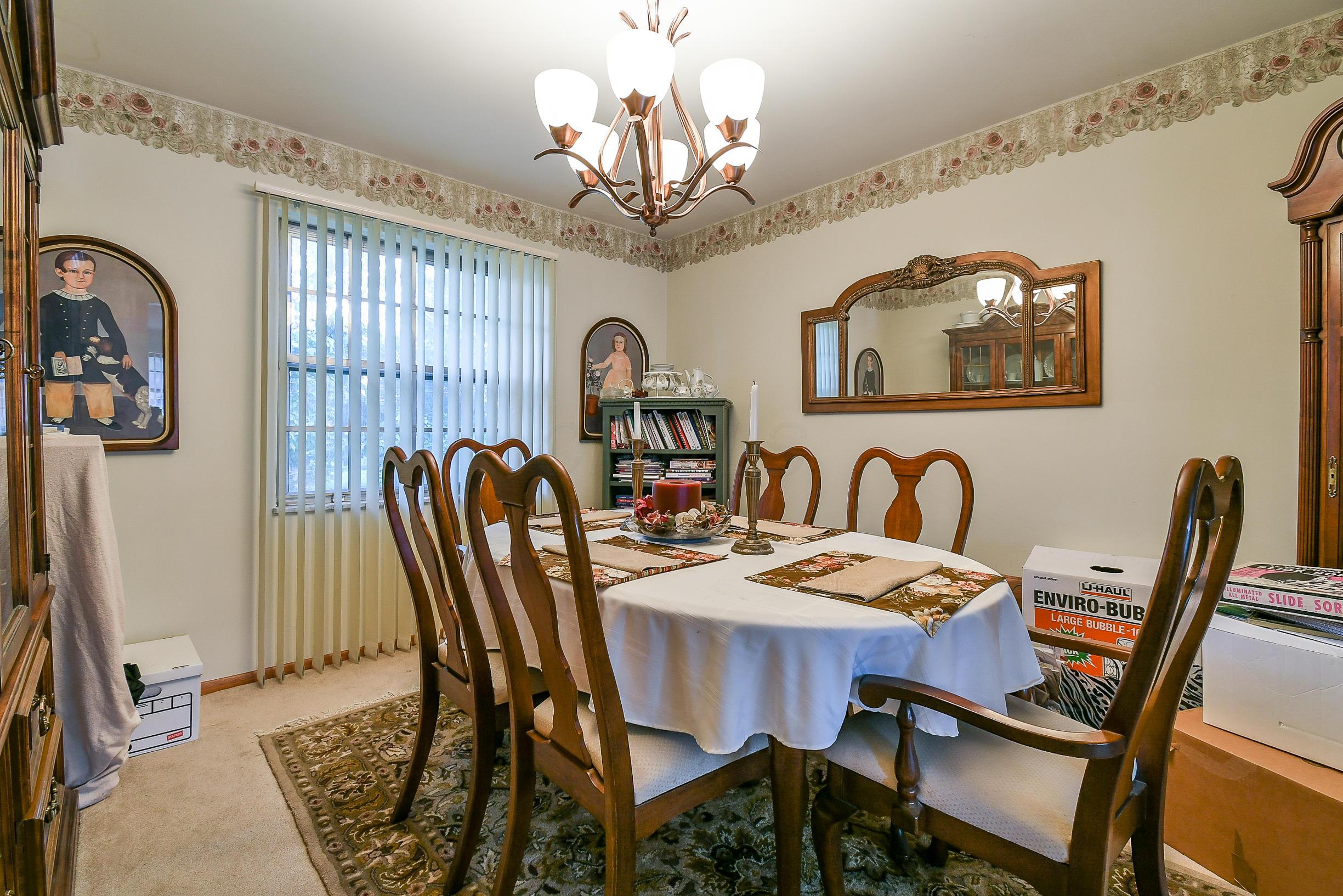 1434 Yorktown Road Columbus, OH 43232 - Photo 7 of 28 Gallery Image 7