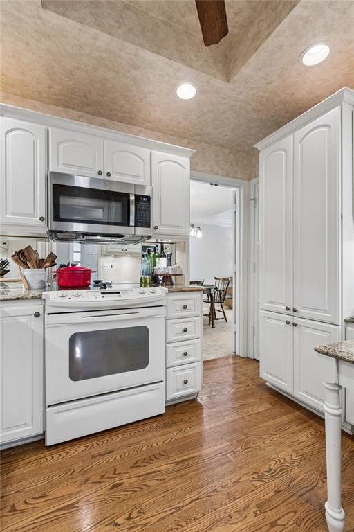 8741 Riggs Circle Overland Park, KS 66212 - Photo 12 of 39