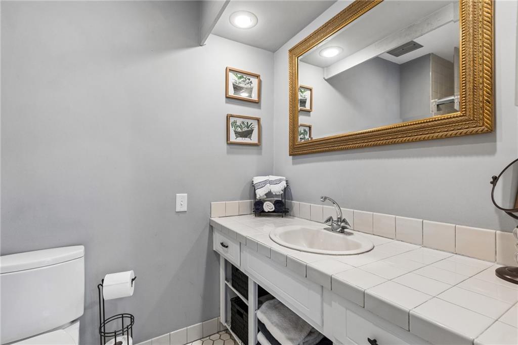 8741 Riggs Circle Overland Park, KS 66212 - Photo 16 of 39