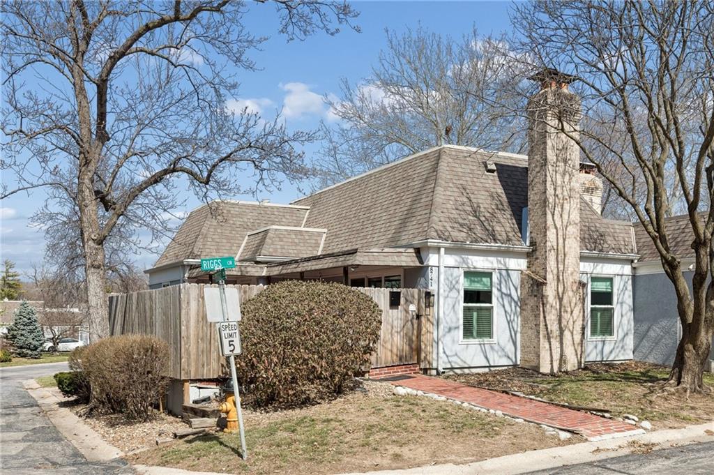 8741 Riggs Circle Overland Park, KS 66212 - Photo 2 of 39