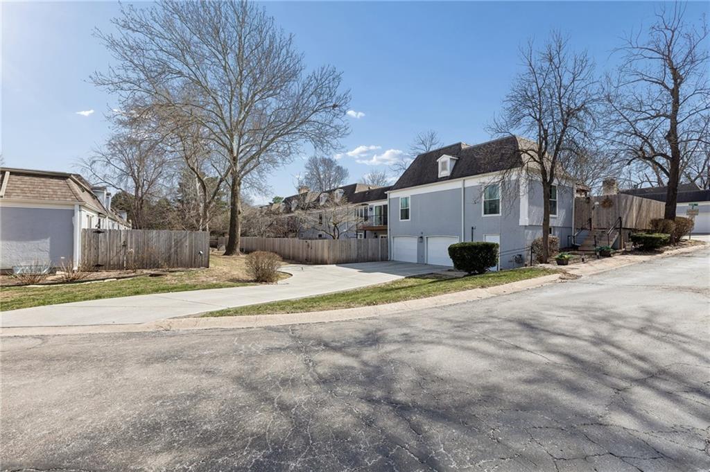 8741 Riggs Circle Overland Park, KS 66212 - Photo 37 of 39