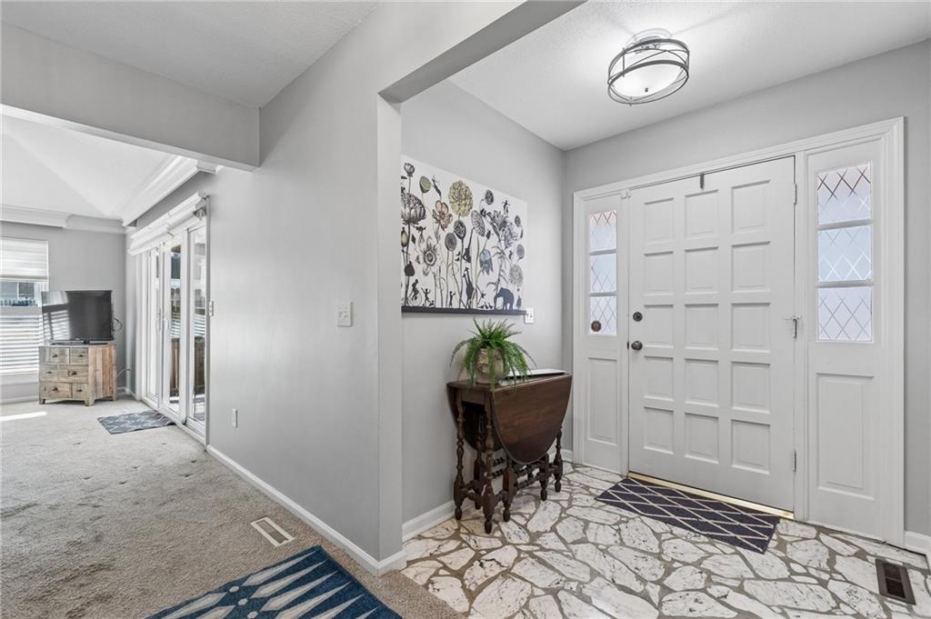 8741 Riggs Circle Overland Park, KS 66212 - Photo 5 of 39