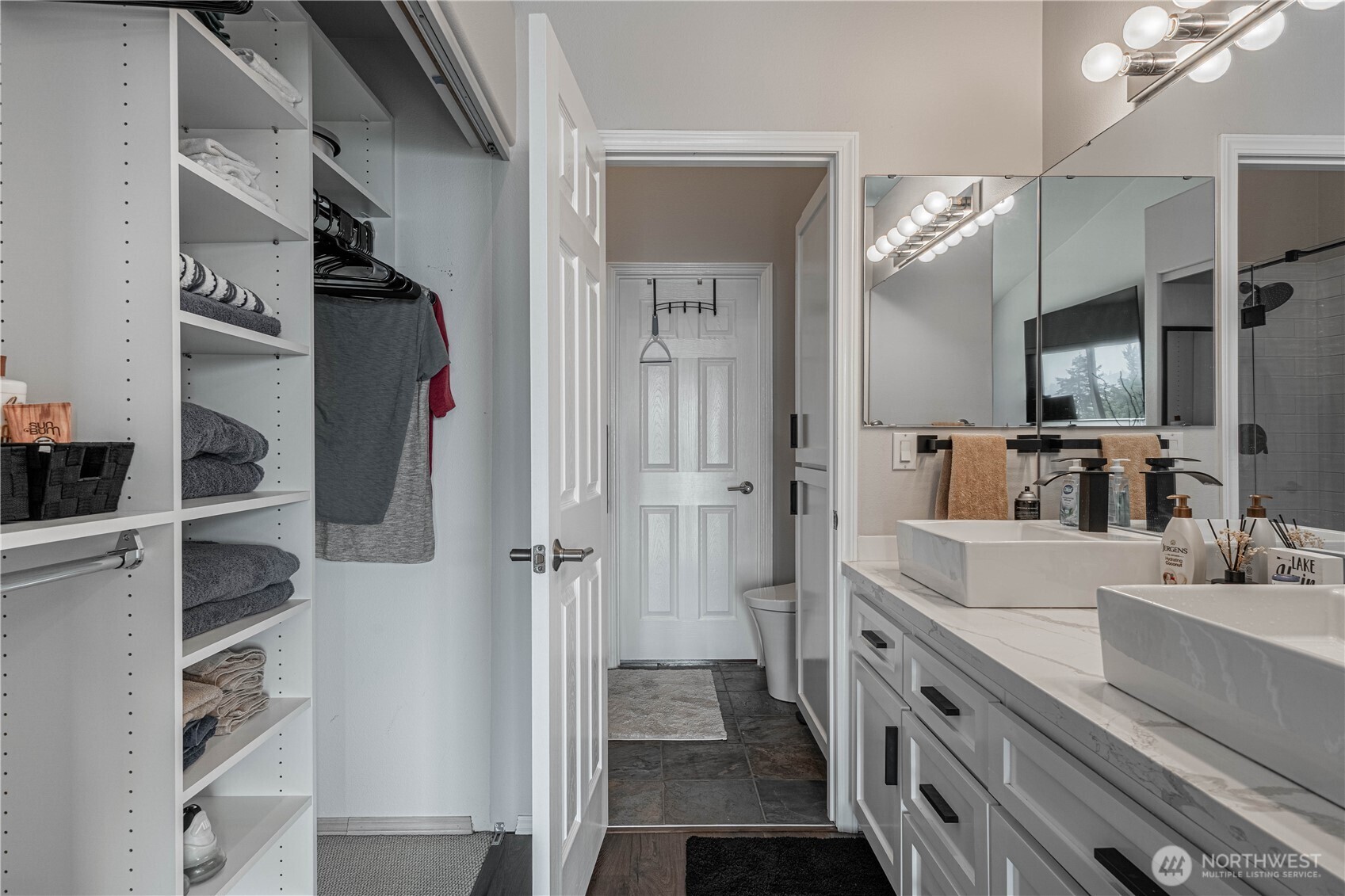 11415 South Lakeshore Road, Unit 21 Chelan, WA 98816 - Photo 21 of 39 Gallery Image 21