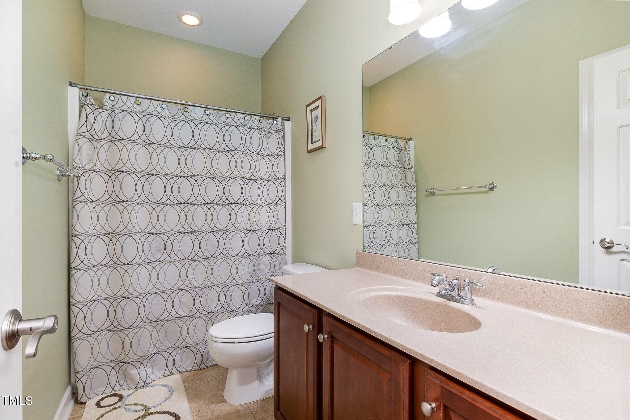 4020 Abbey Park Way Raleigh, NC 27612 - Photo 16 of 27 Guest Bath