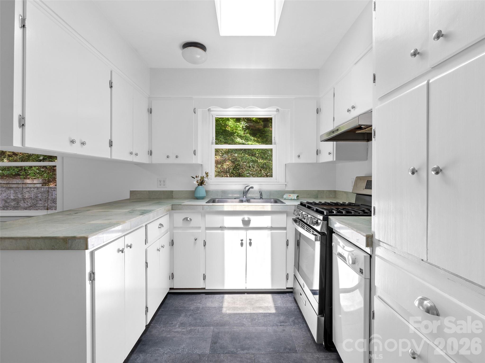 41 Pinehurst Road Asheville, NC 28805 - Photo 8 of 42