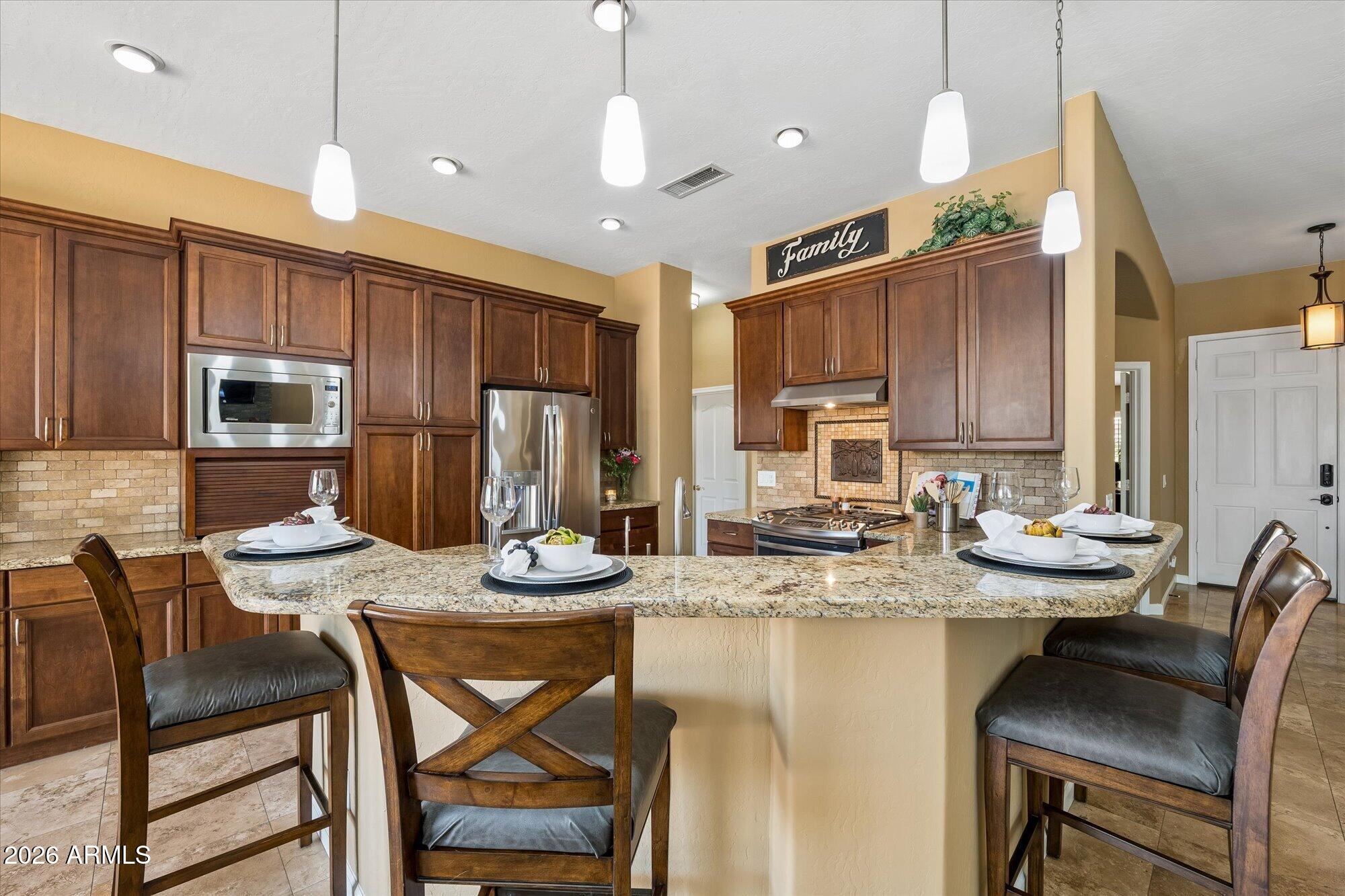 4511 East Swilling Road Phoenix, AZ 85050 - Photo 13 of 36 Counter Seating