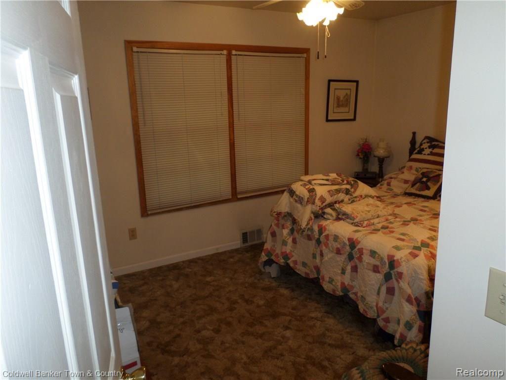 8840 Evergreen Road Brighton, MI 48116 - Photo 7 of 11 SAM_1534.JPG