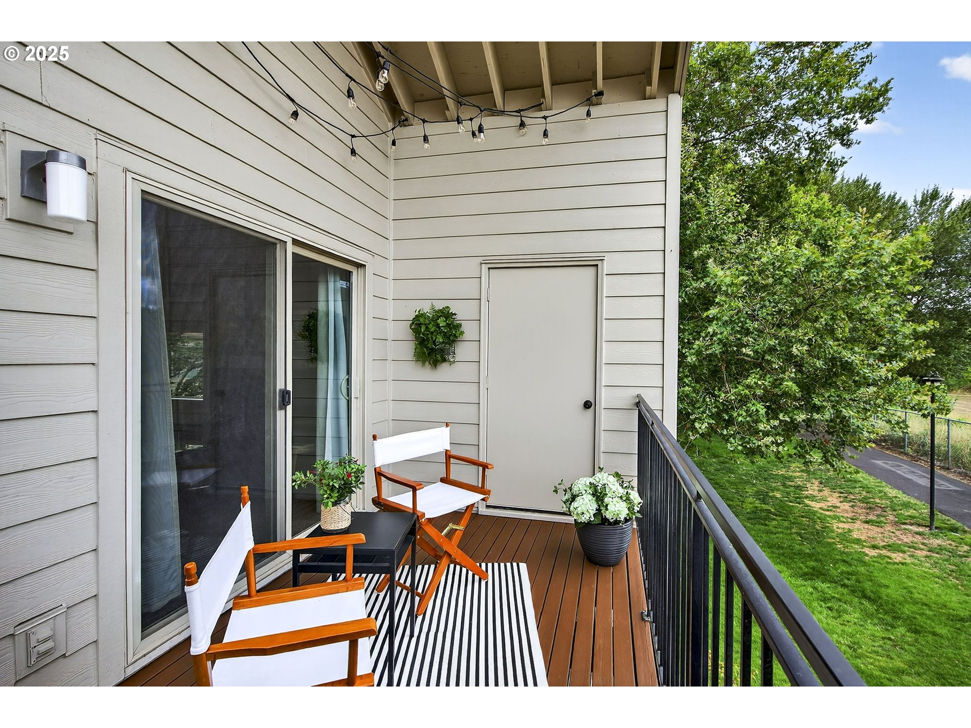 10295 Southwest Trapper Terrace, Unit BLD#7 Beaverton, OR 97008 - Photo 11 of 46 Gallery Image 11
