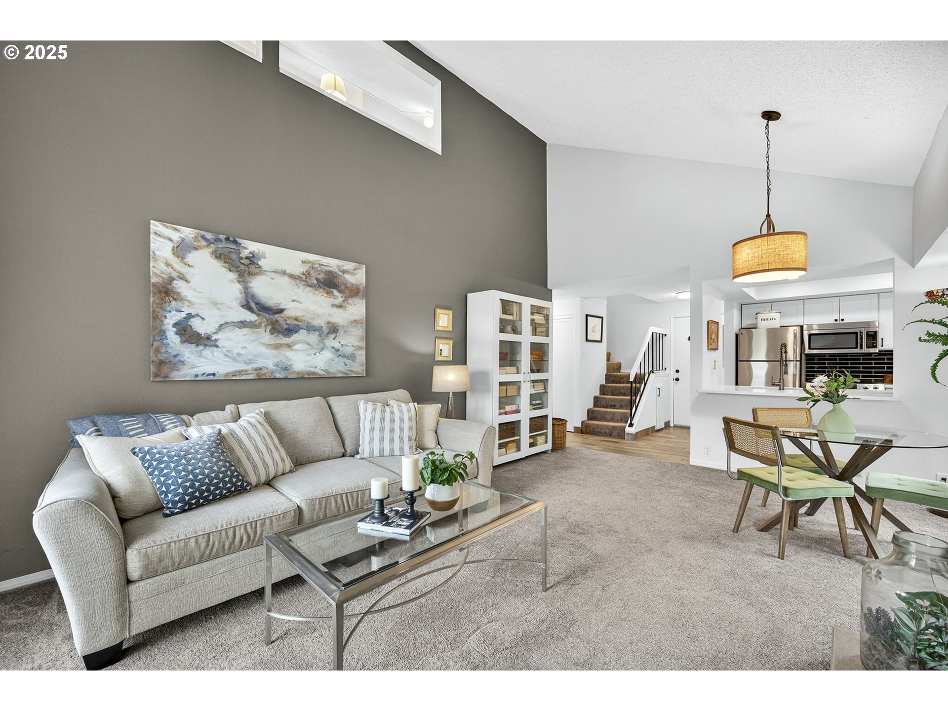10295 Southwest Trapper Terrace, Unit BLD#7 Beaverton, OR 97008 - Photo 13 of 46 Gallery Image 13