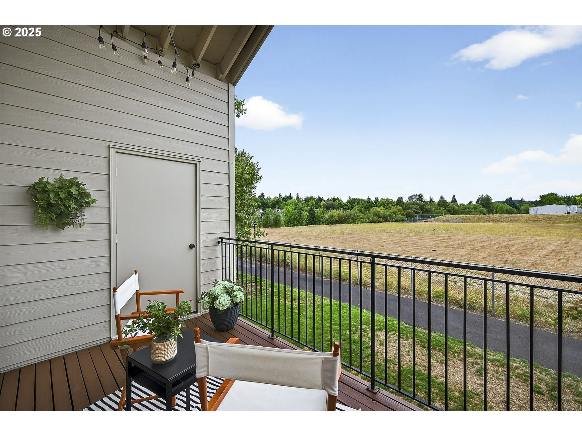 10295 Southwest Trapper Terrace, Unit BLD#7 Beaverton, OR 97008 - Photo 10 of 46 Gallery Image 10