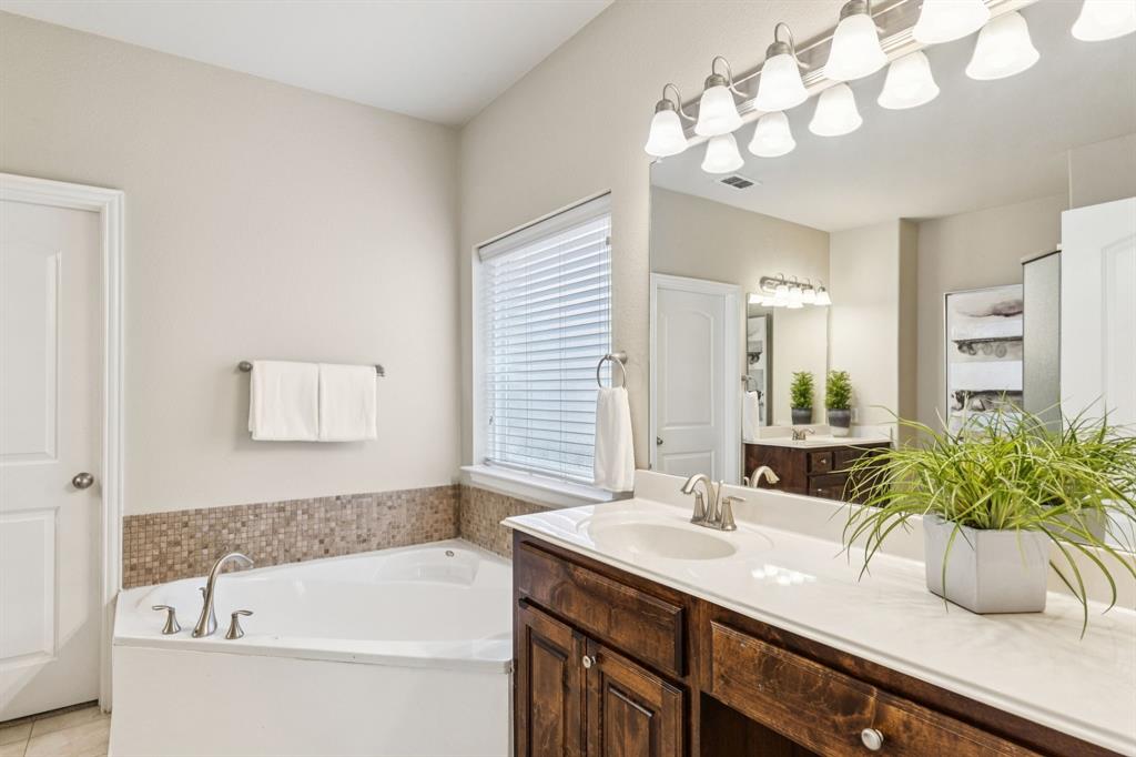 5659 Broadgreen Road Frisco, TX 75035 - Photo 13 of 33