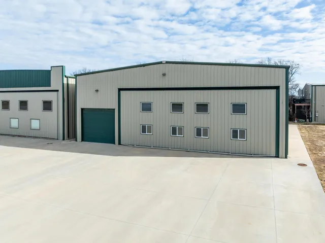 $895,000 | 1550 Aviator Lane, Benton, KS 67017