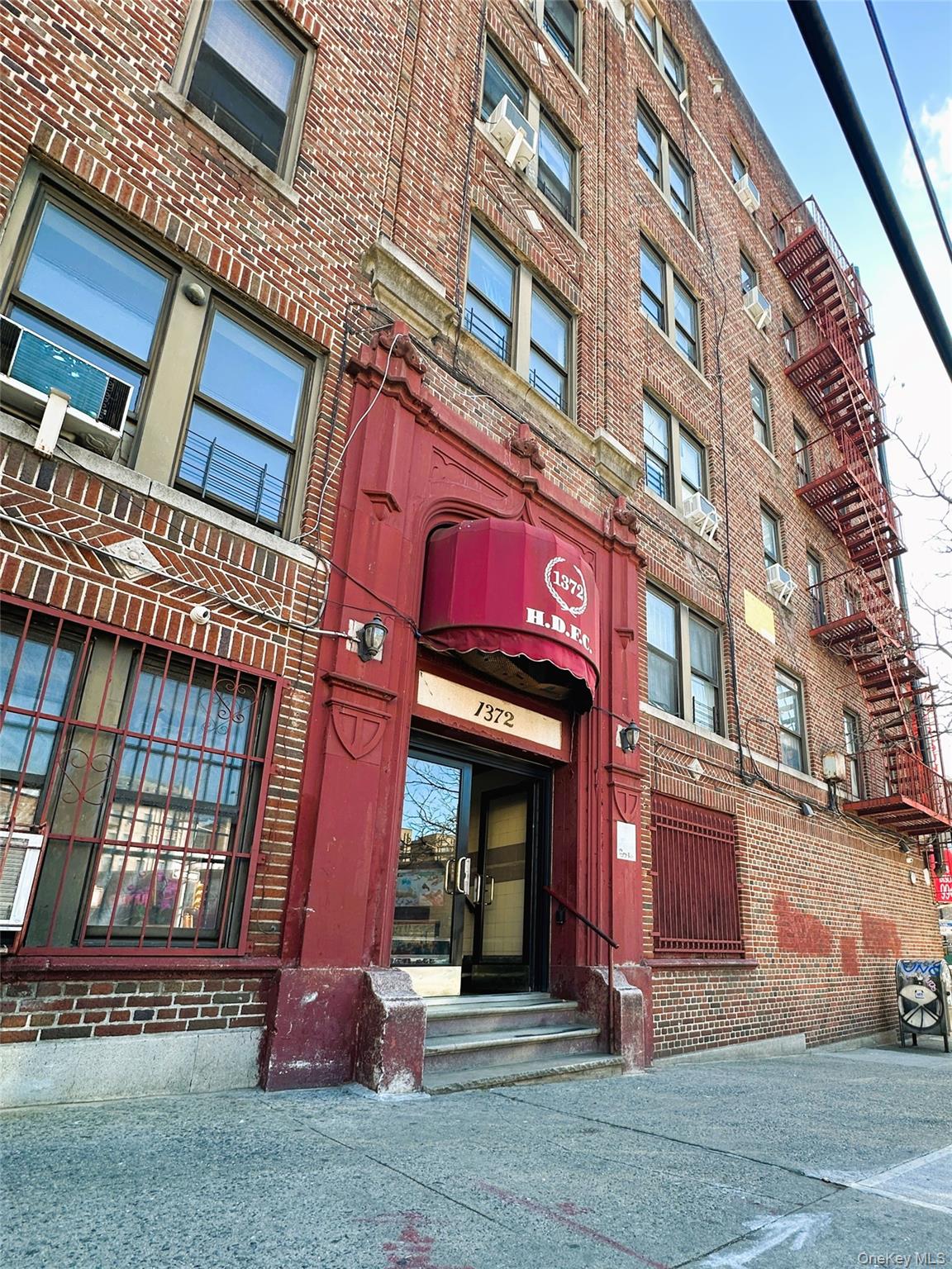 1372 Shakespeare Avenue, Unit 2H Bronx, NY 10452 - Photo 1 of 14 front view of an building