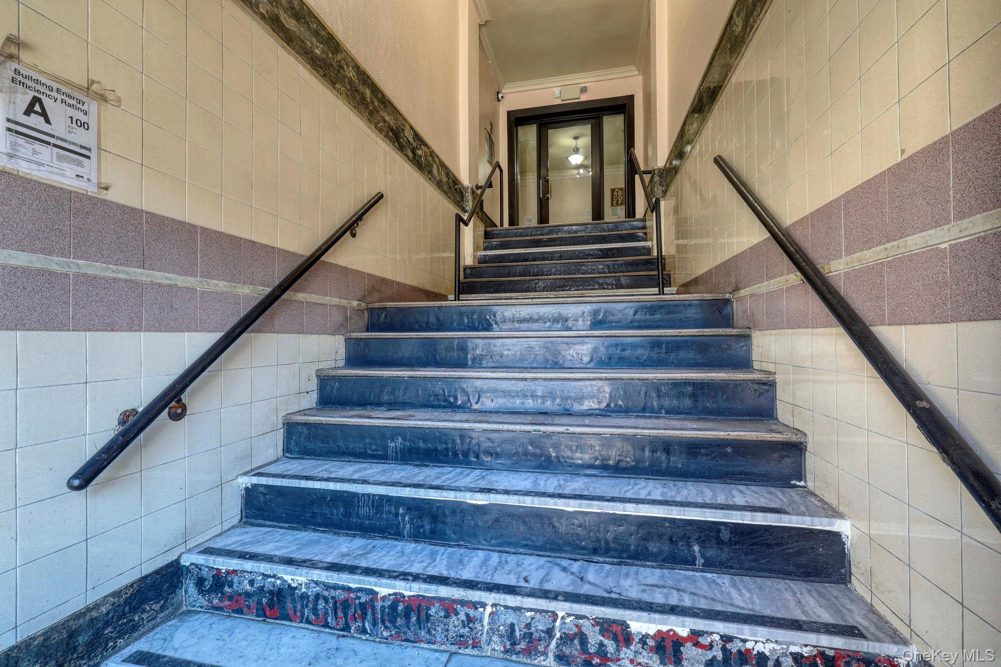 1372 Shakespeare Avenue, Unit 2H Bronx, NY 10452 - Photo 2 of 14 a view of entryway