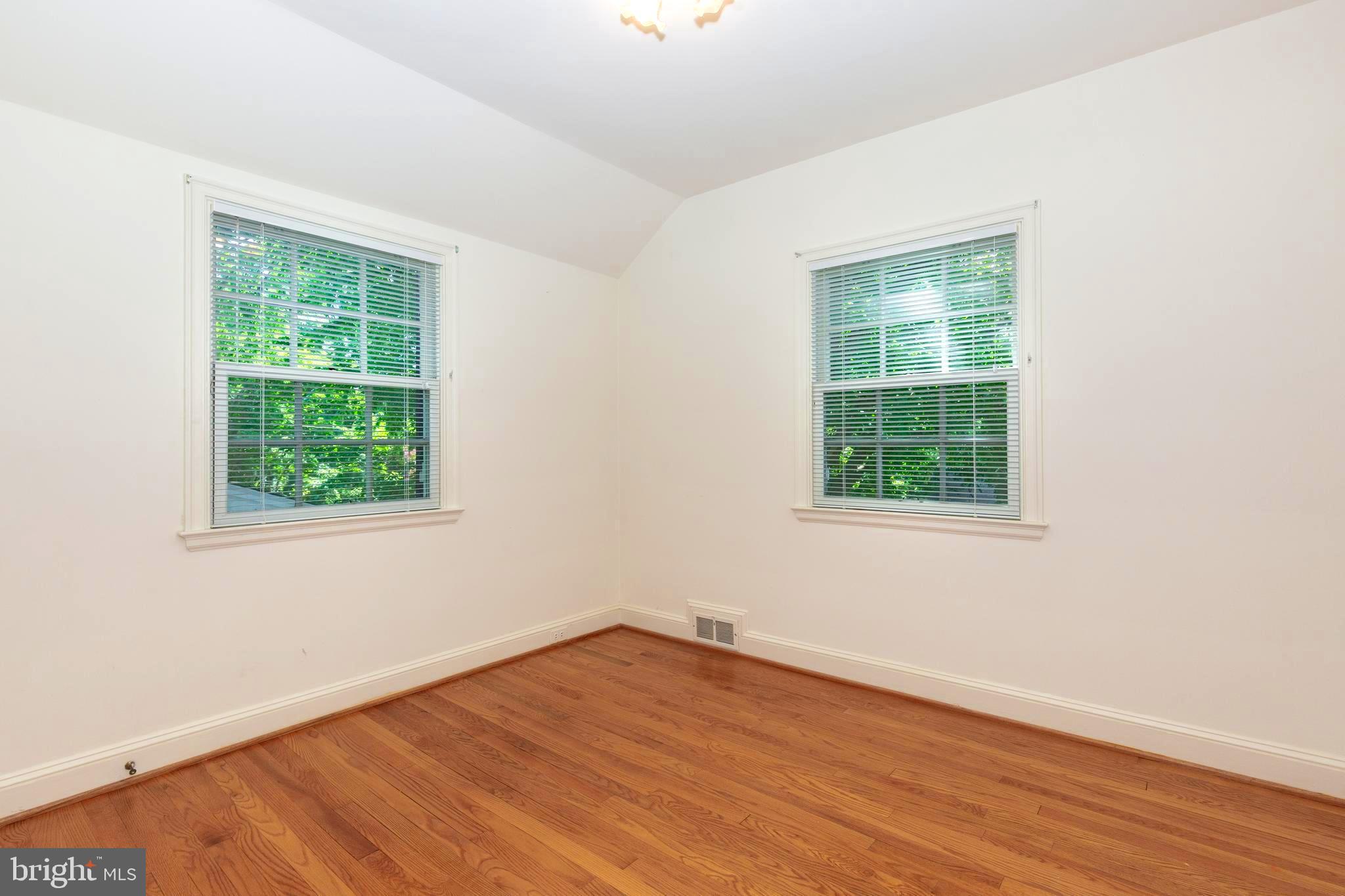 323 Broadmoor Road Baltimore, MD 21212 - Photo 17 of 40 All bedrooms are spacious!