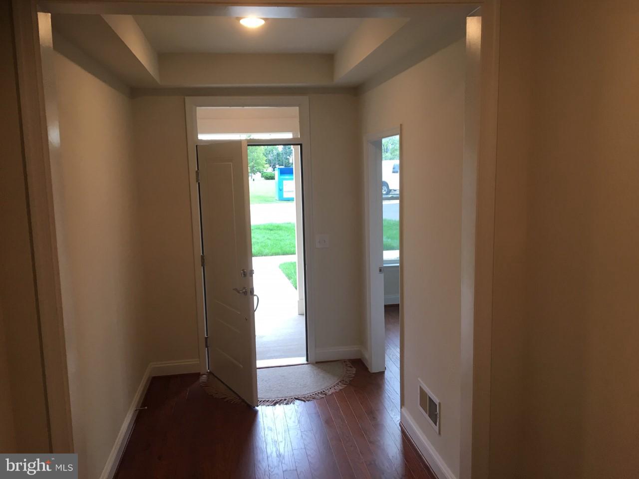 22591 Amendola Terrace Ashburn, VA 20148 - Photo 15 of 39 Two front doors, main level