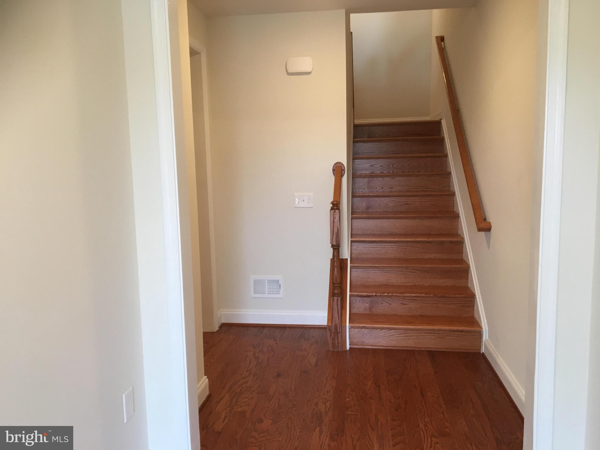 22591 Amendola Terrace Ashburn, VA 20148 - Photo 16 of 39 Foyer