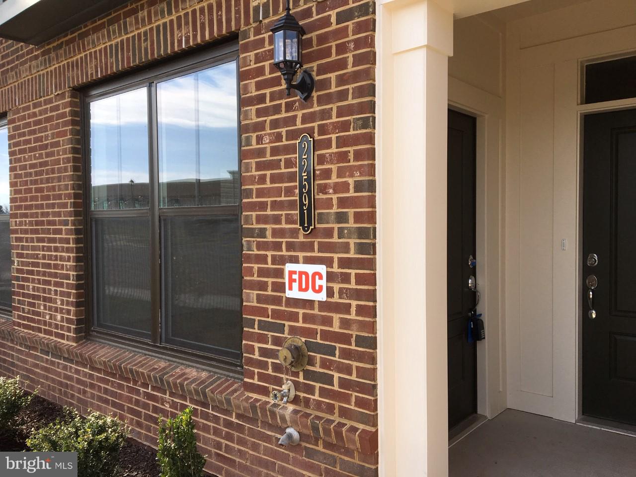 22591 Amendola Terrace Ashburn, VA 20148 - Photo 5 of 39 a view of a door