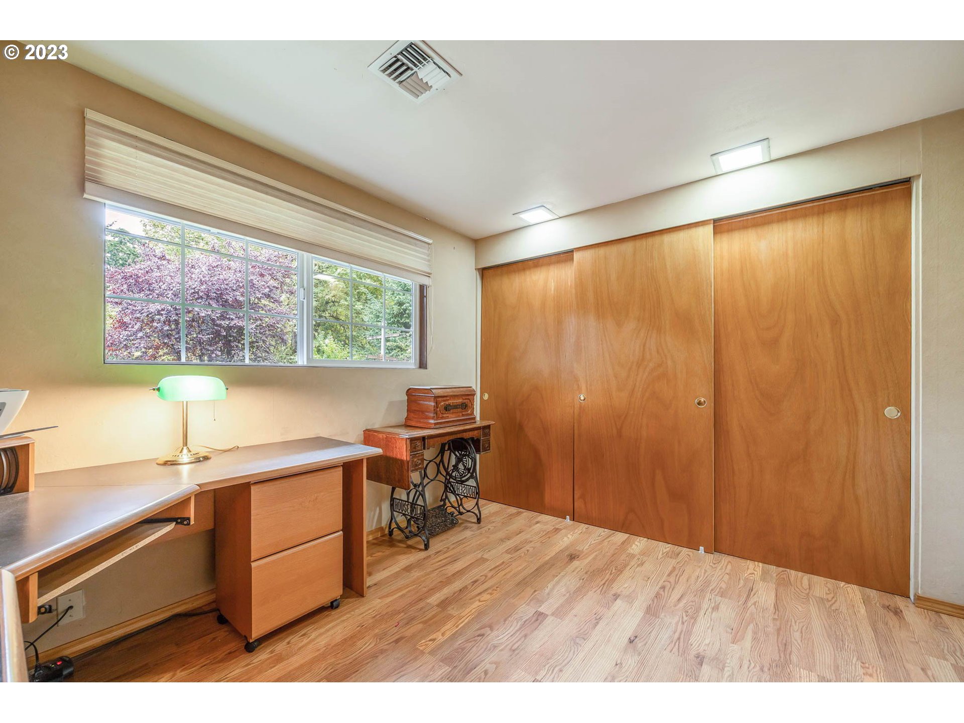 2565 Windsor Circle East Eugene, OR 97405 - Photo 18 of 38