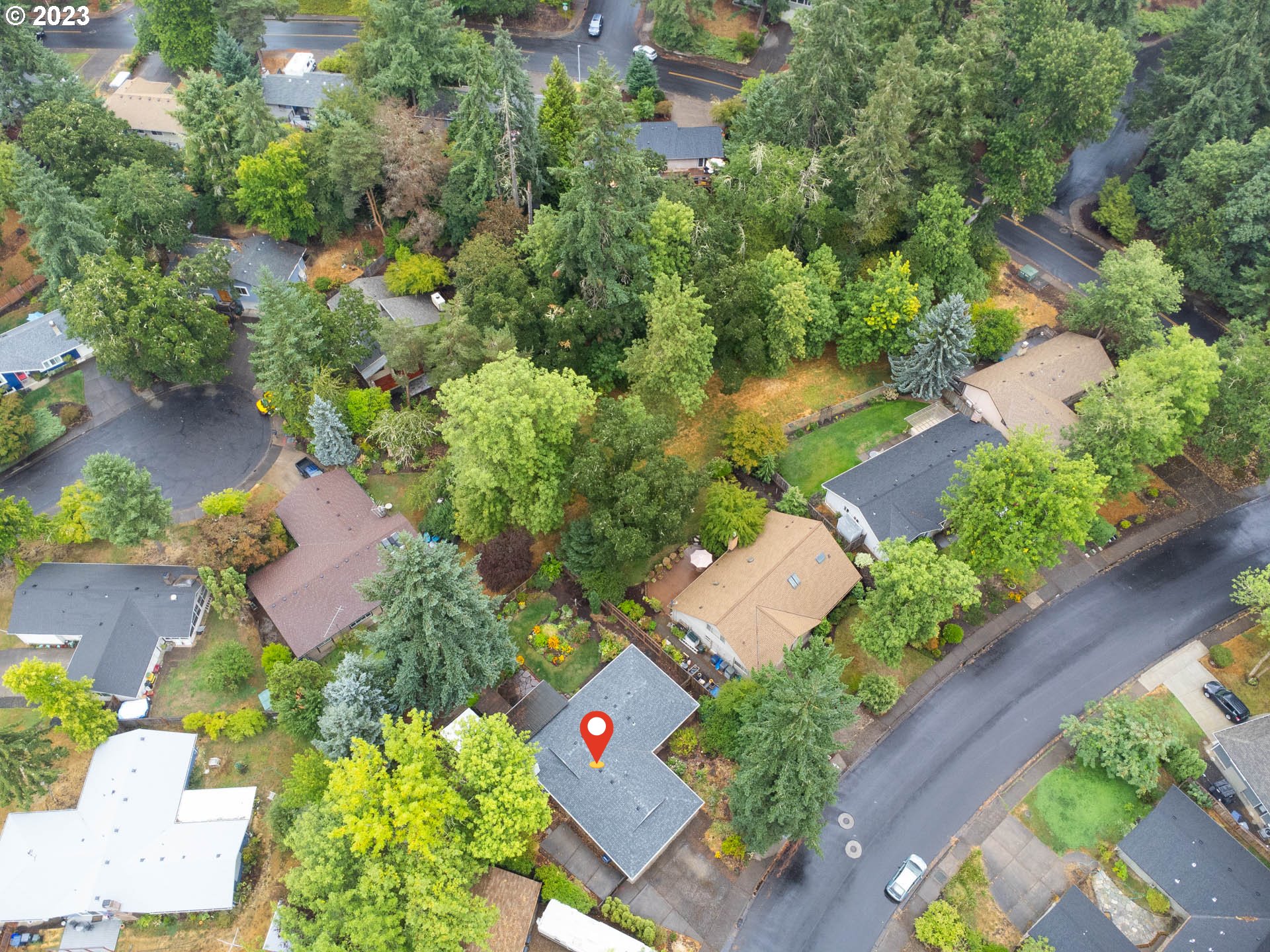 2565 Windsor Circle East Eugene, OR 97405 - Photo 31 of 38 an aerial view of a house with a yard
