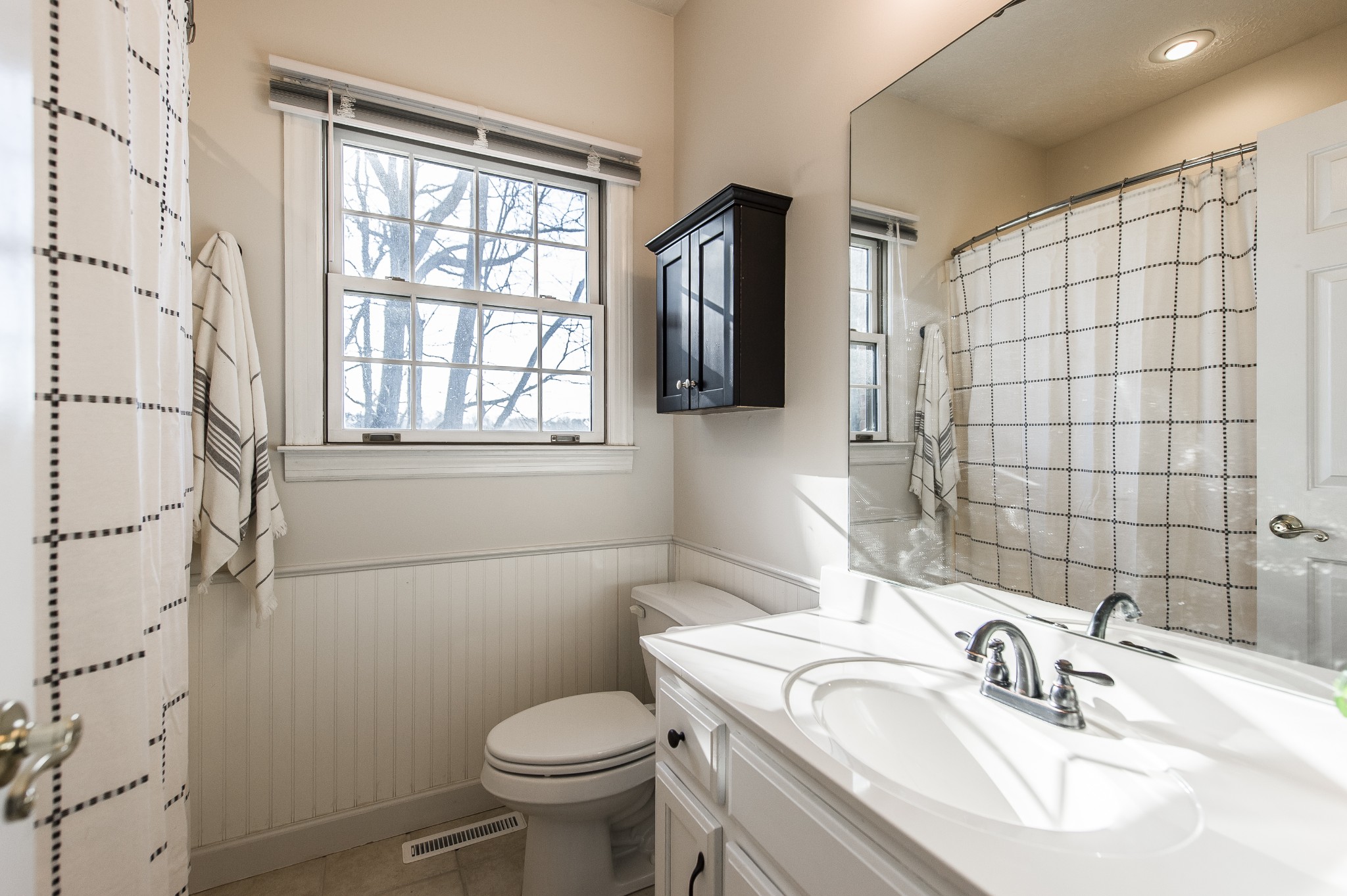 4305 Franklin Road Lebanon, TN 37090 - Photo 39 of 67 a bathroom with a sink toilet and shower