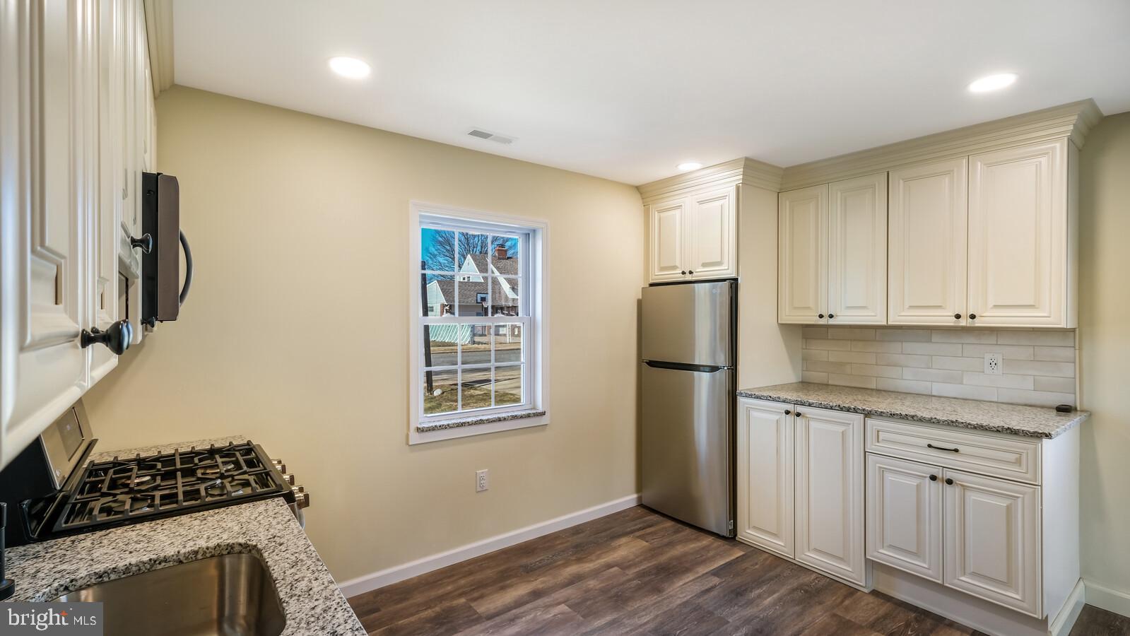 9319 Andover Road Philadelphia, PA 19114 - Photo 25 of 31 Gallery Image 25