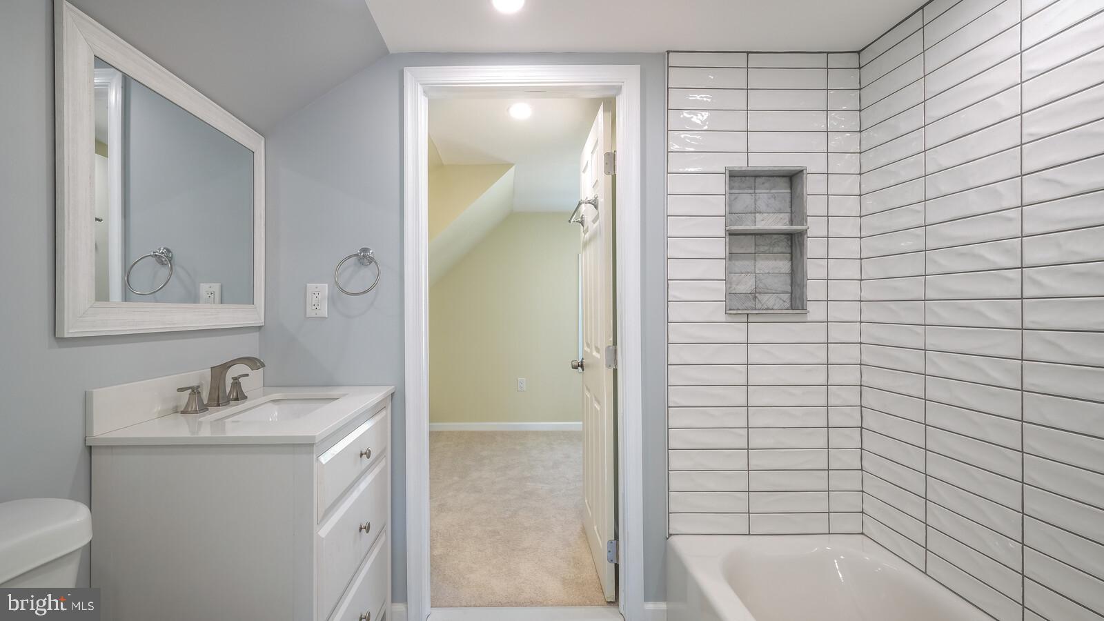 9319 Andover Road Philadelphia, PA 19114 - Photo 7 of 31 Gallery Image 7
