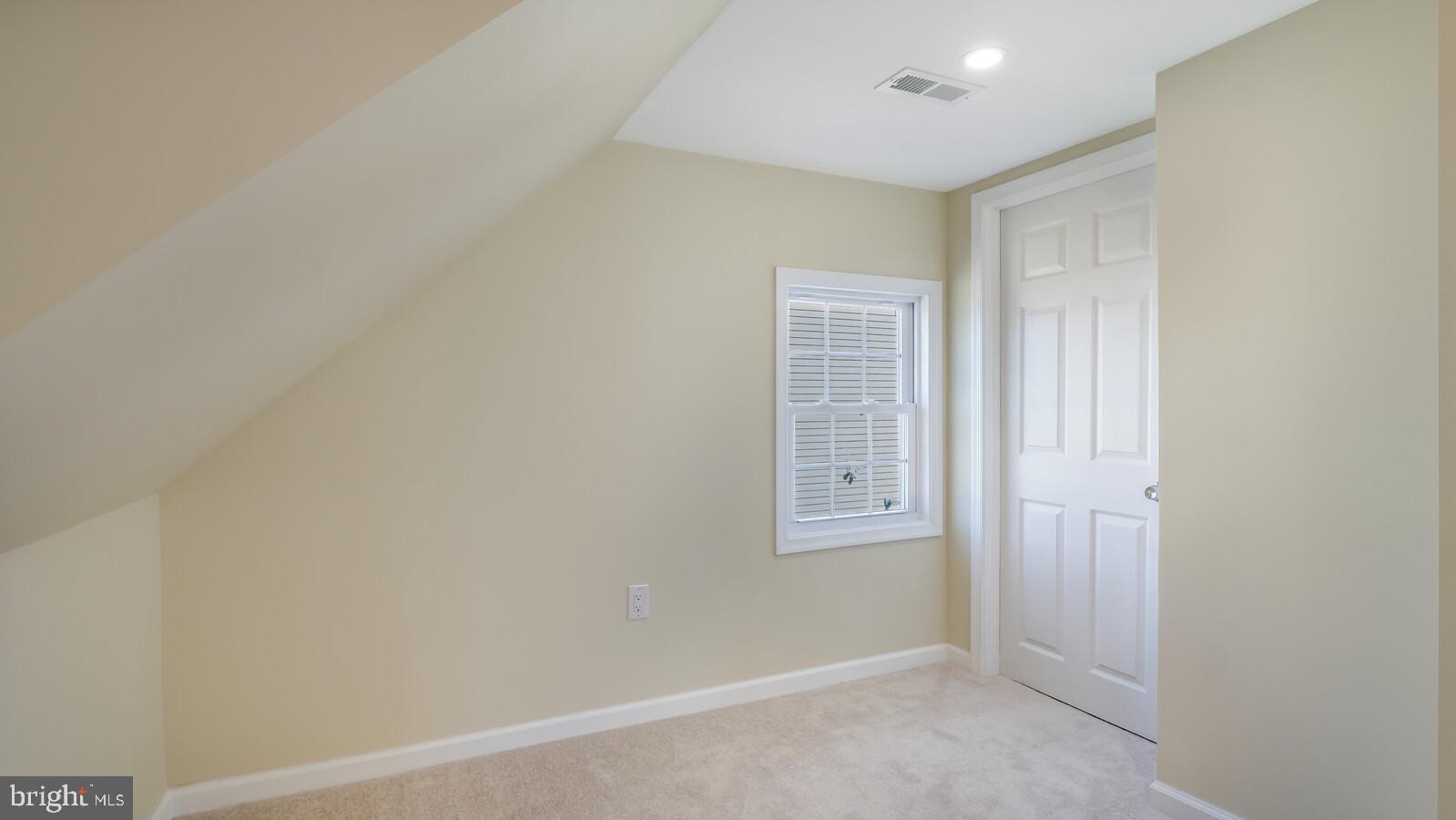 9319 Andover Road Philadelphia, PA 19114 - Photo 8 of 31 Gallery Image 8